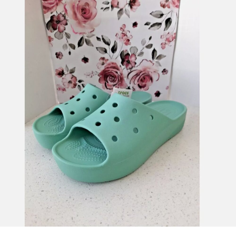 Crocs Classic Womans Platform Slide Sandal Size 9, 10